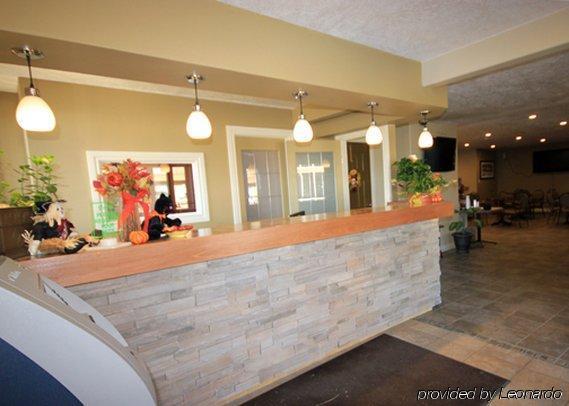 Econo Lodge Inn & Suites High Level Interior photo